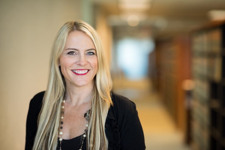 Melanie Seelig Headshot