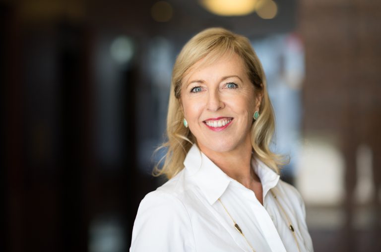 Lynda Zadra-Symes Headshot