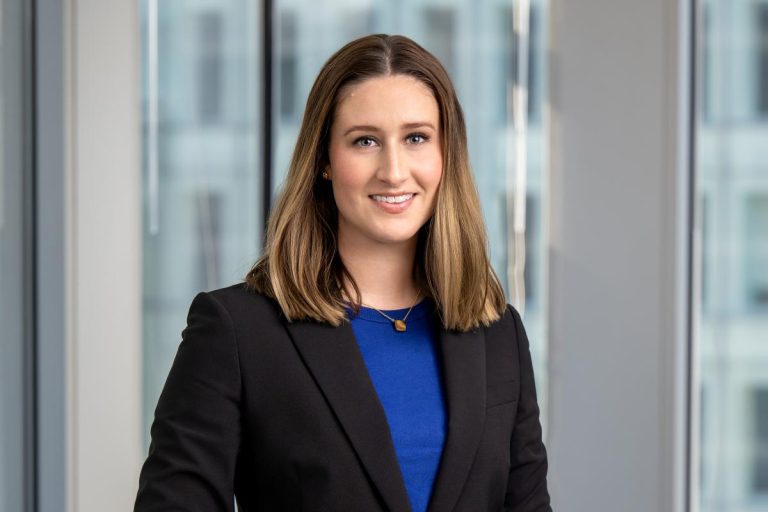 Holly M. Gordon Headshot